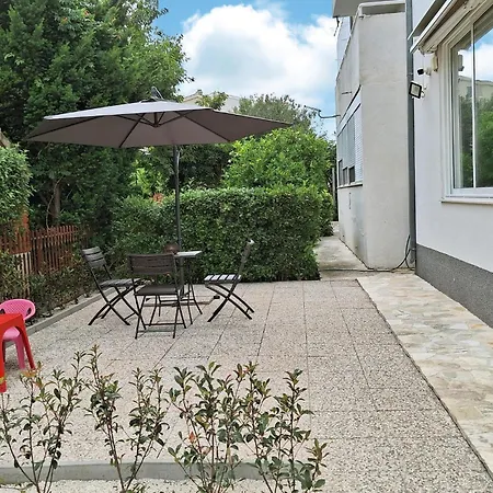 Apartament Near The Sea *