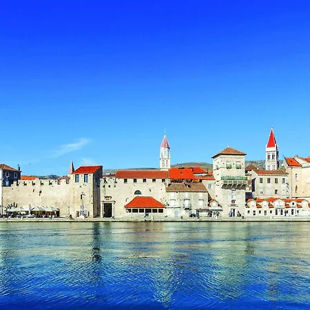 Apartment Near The Sea Kastela